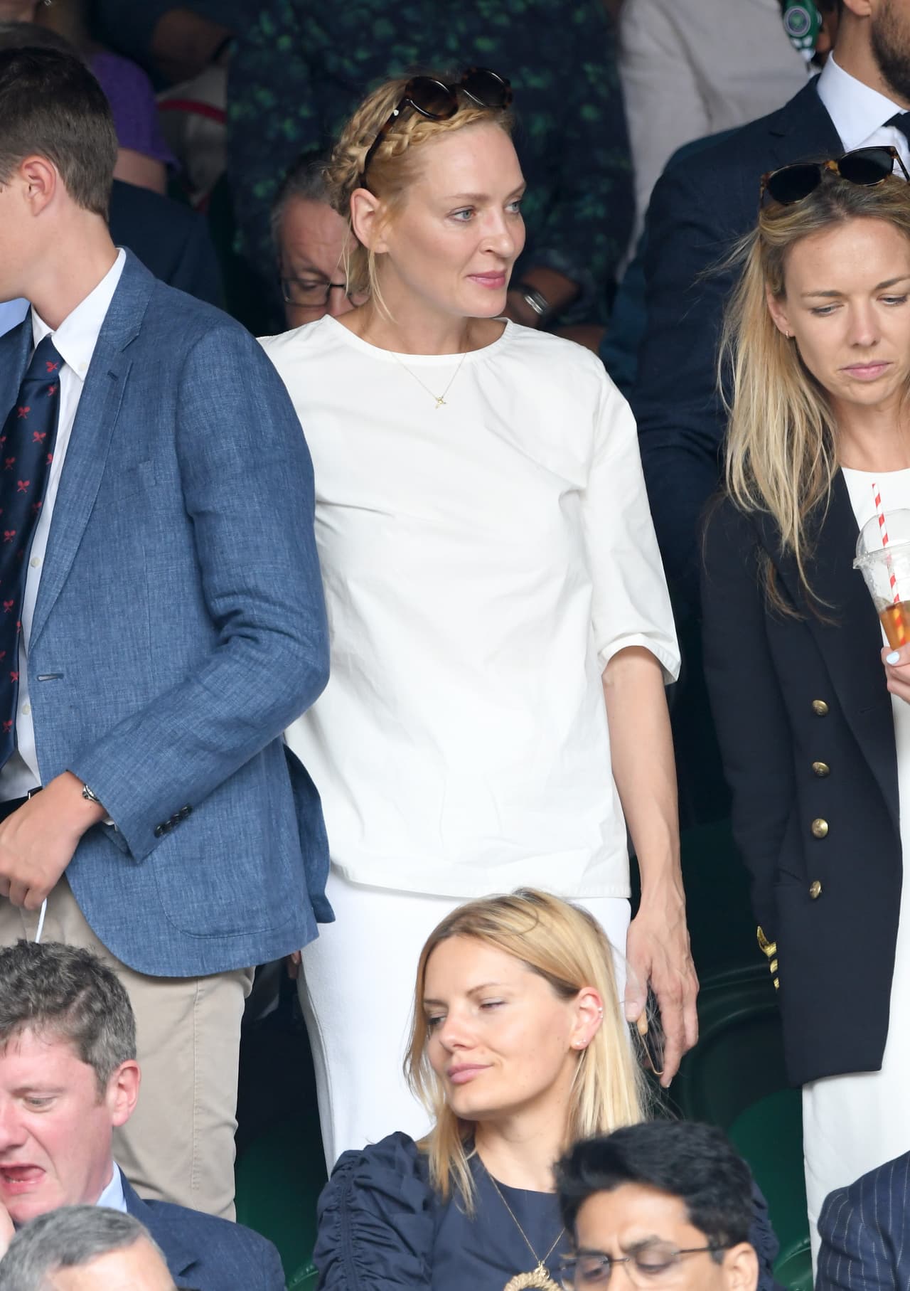 La actriz Uma Thurman no perdió detalle del partido final en Wimbledon.