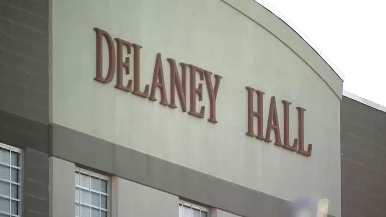 Tercera muerte en Delaney Hall: Exigen cierre del centro de ICE y senador propone que sea en 90 días