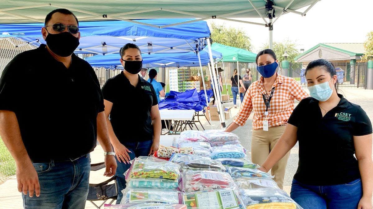 Brigada de ayuda recorre zonas rurales del condado de Tulare con alimentos y pruebas gratis de coronavirus