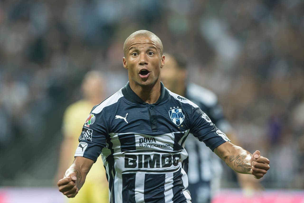 El uruguayo Carlos Sánchez es un volante mixto que ha hecho la diferencia desde que llegó al Monterrey. Con River Plate, venció en la final de la Libertadores a Tigres y para el torneo pasado su ausencia se notó en la final de la Liga MX.