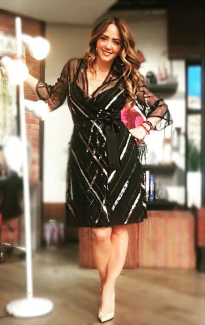 Las tansparencias con líneas de lentejuelas son pura elegancia.