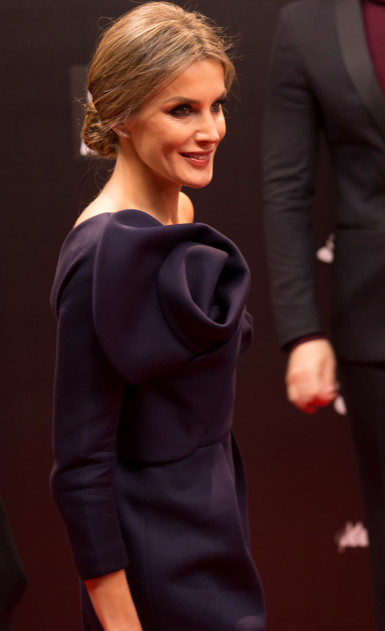 En esa ocasión, utilizó el mismo vestido azul y también llevó el pelo recogido.