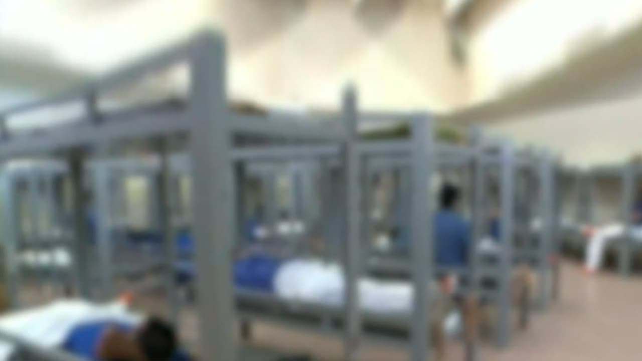 “Mi hijo dio positivo y los demás 33 presos en la celda están contagiados”: el drama del coronavirus en las cárceles 