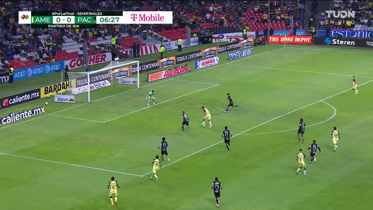 ¡TIRO ATAJADO! disparo por Federico Viñas.