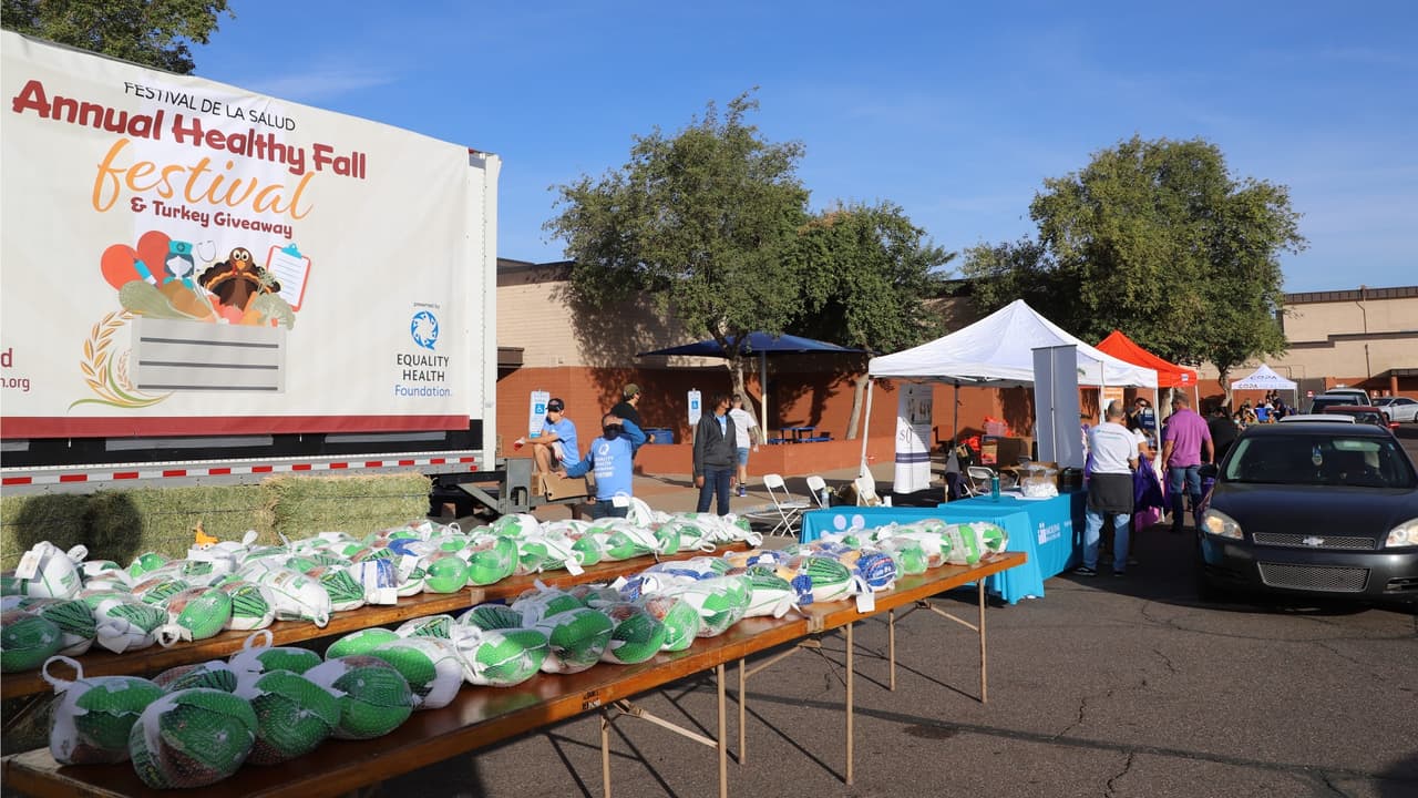 Exámenes médicos gratuitos y sorteo de pavos en el Festival de Otoño saludable 