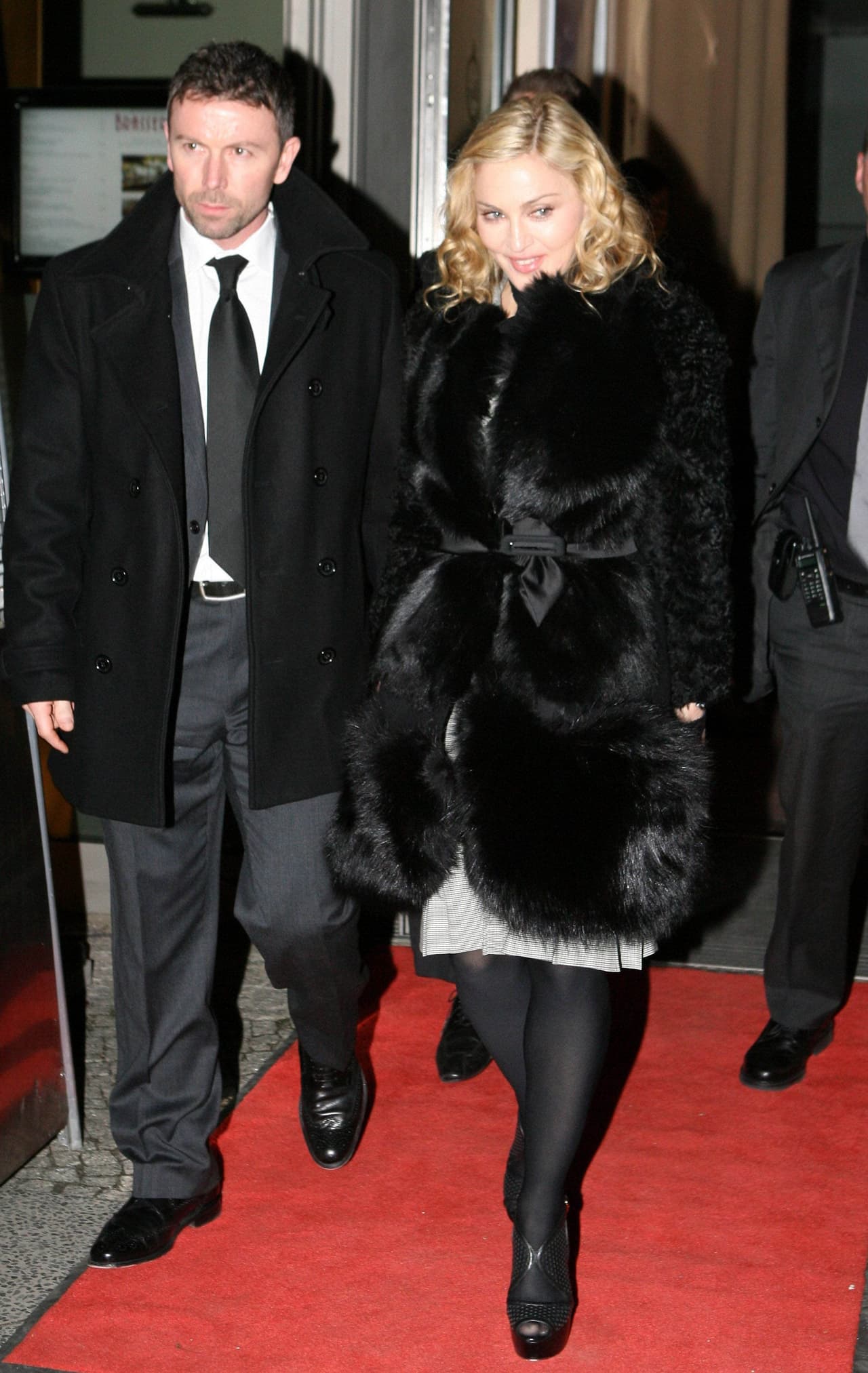 Y es que además de guapos, estos caballeros son muy profesionales y mantienen seguras a las estrellas.