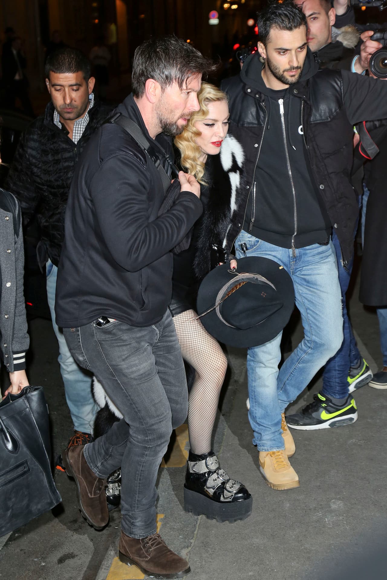 Así como 'La Reina del Pop' ha tenido amores en su vida también ha tenido guardaespaldas que la cuidan.