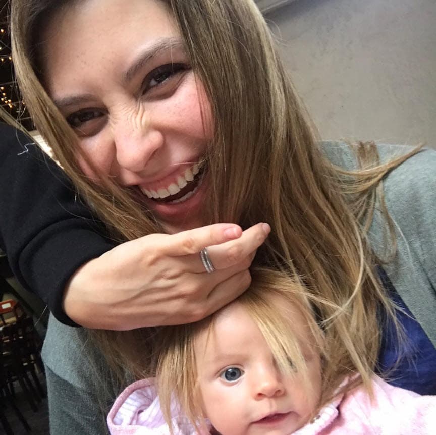 La actriz compartió una serie de fotografías en redes sociales donde aparecen juntas para felicitarla de manera especial en su 
<b>cumpleaños número 26</b>.
<br>