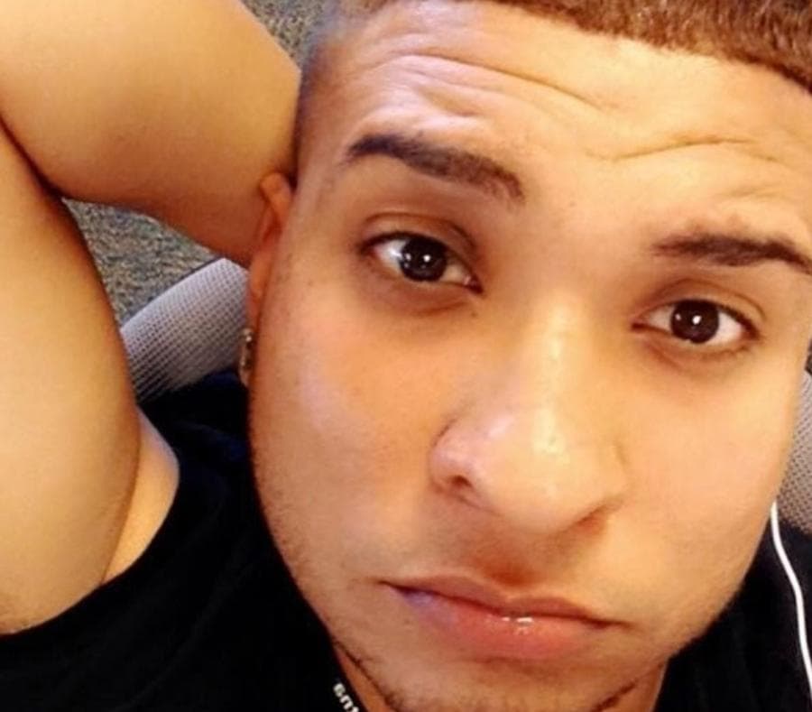 Stanley Almodovar III era técnico de farmacia en Clermont, Florida. Posteó una foto suya en Snapchat cantando y riendo mientras iba al club nocturno. Sus amigos lo describen como una buena persona y como alguien que no tenía complejos por su homosexualidad. Era extrovertido, con los pies en la tierra y “muy dulce”.