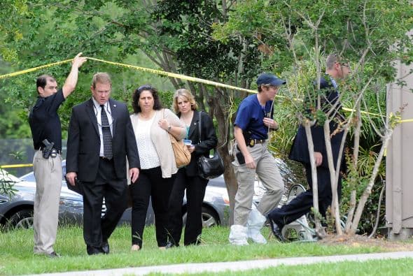 Sin embargo, el Canal 2 WESH de la televisión de Orlando reportó que fuentes del FBI dijeron que habían entrevistado varias veces a Todashev en relación con los atentados, pero que la noche del martes intentó escapar y un agente se vio forzado a dispararle.