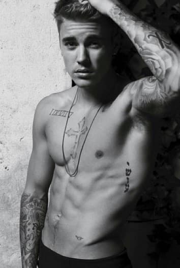 Según el portal de noticias, lo que más molestó a los países de esa región es que el canadiense apareciera sin ropa.