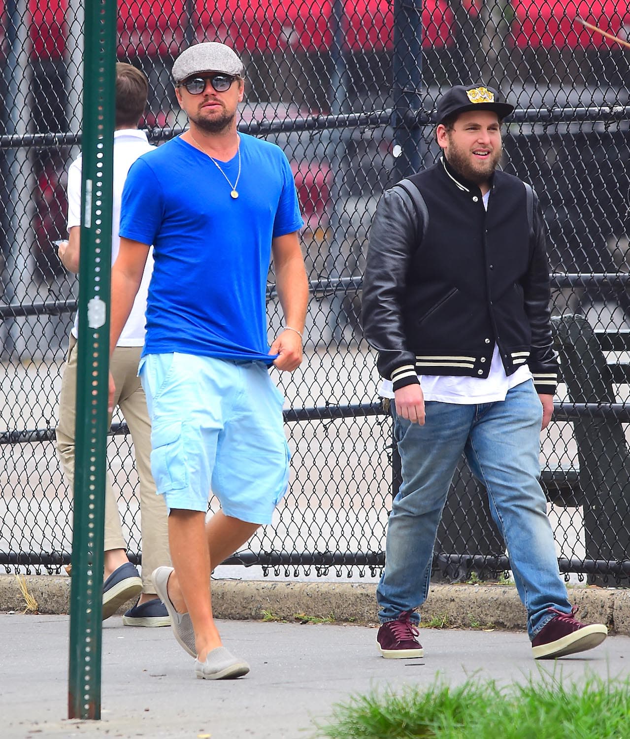 Entonces Leo y Jonah se pusieron a platicar un rato por las calles de Manhattan. ¡Ya sin el sustito!