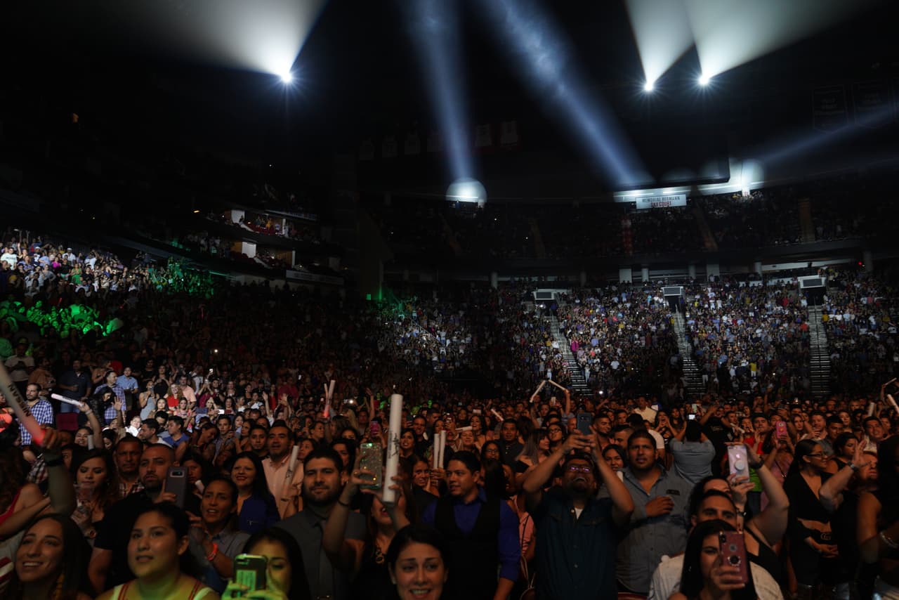 Un público muy agradecido con los artistas y la gente de Uforia por semejante espectáculo.