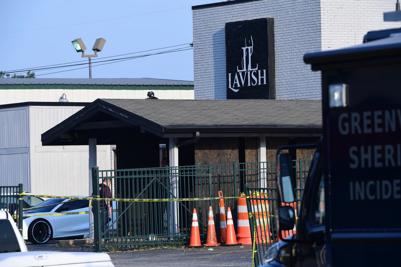 El local Lavish Lounge de Greenville permanece cerrado este domingo, mientras se desarrolla una investigación policial.