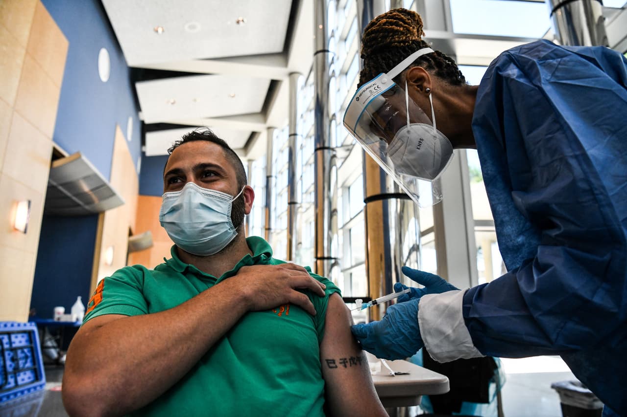 Florida registra 7,411 nuevos contagios de coronavirus y otras 53 muertes 