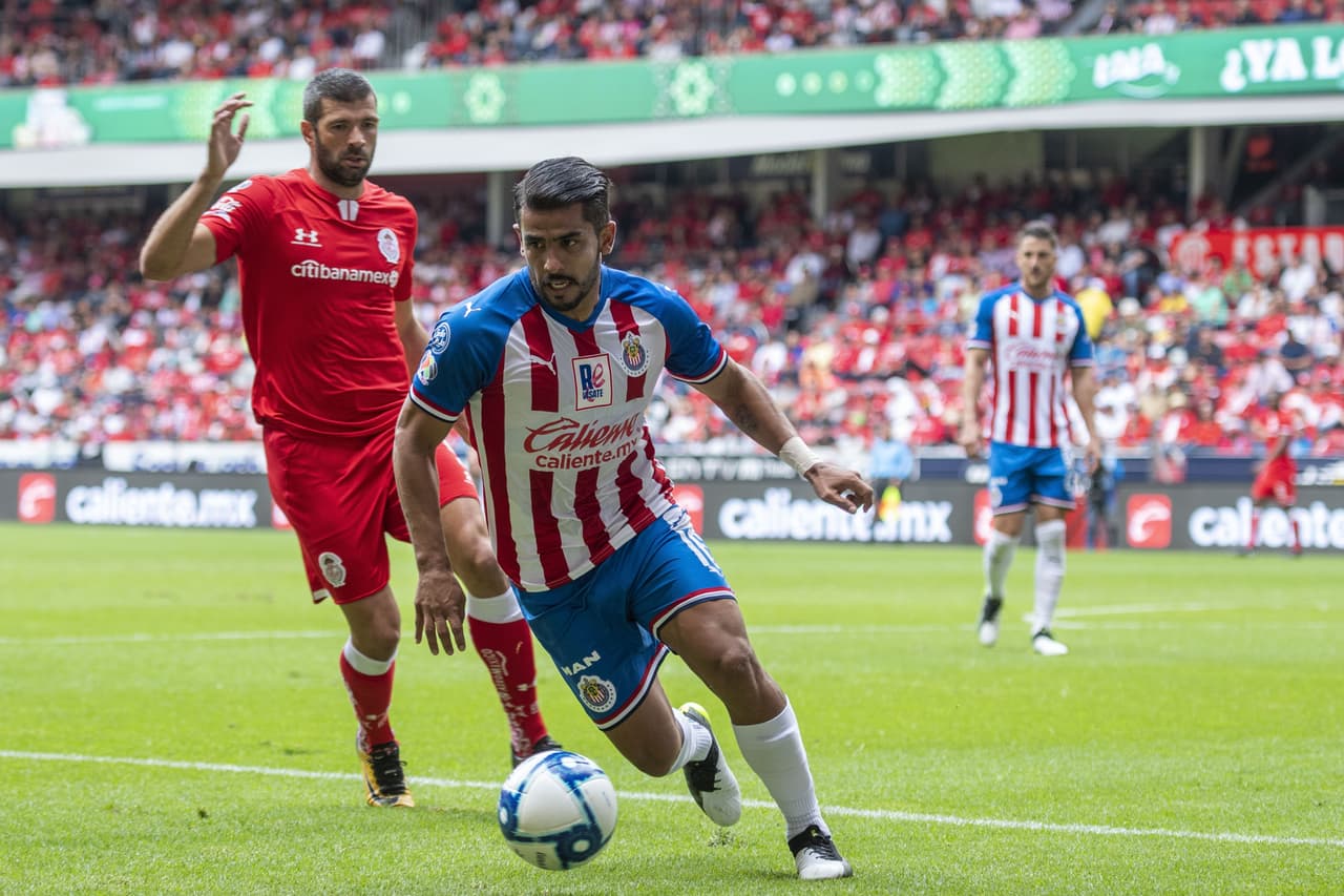 Chivas vence a Toluca con tres goles a uno; Guadalajara se aferra a la Liguilla. Alan Pulido es el máximo anotador mexicano de la Liga MX.