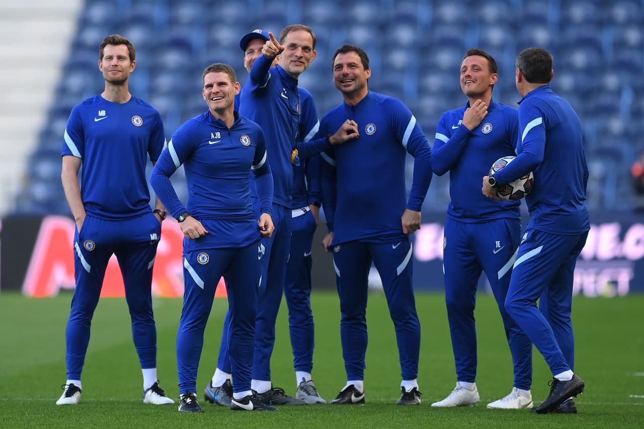 Último entrenamiento y listos… Chelsea y Manchester City reconocieron la cancha del Do Dragao y están listos para la Final de la UEFA Champions League que disputarán este sábado en Porto.