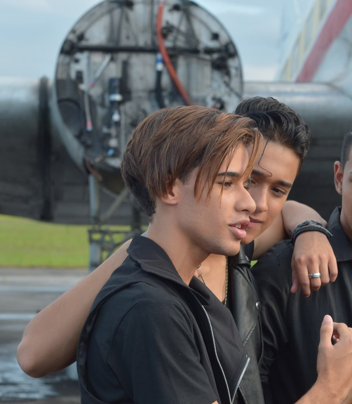 Joshua sabe bien lo que es la disciplina. Gracias a su padre, sabe lo que es ser constante para alcanzar su sueño. Este chico comenzó cantando en parrandas en Puerto Rico y ahora se perfila como uno de los favoritos.