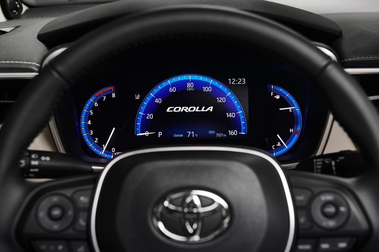 La instrumentación del Toyota Corolla 2020, es 
<b>muy completa</b>, especialmente para un sedán compacto que aún es considerado como un vehículo económico.