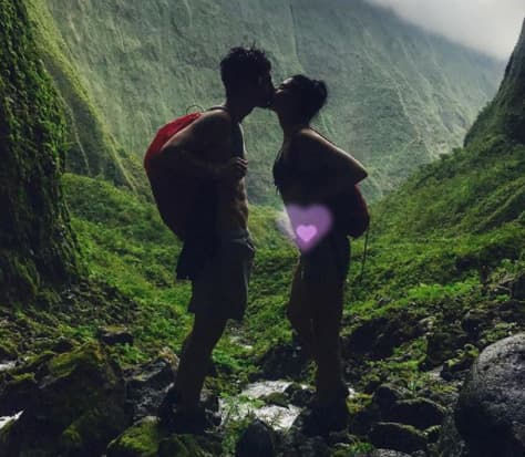 Parece que hubiera pasado muy poco tiempo desde que en septiembre de 2017 su esposo anunció que serían padres.