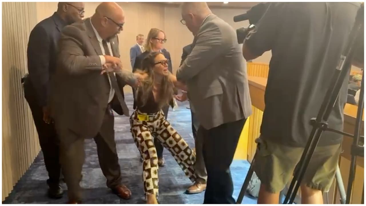 Caos en la Comisión de Miami-Dade en medio de discusión sobre los acuerdos con ICE