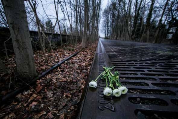 Hoy 27 de enero se conmemoran 70 años liberación de Auschwitz, el campo de concentración donde millones de seres humanos perdieron la vida por la terrible idea de exterminación de la población judía. Impresionante video #Auschwitz70 aquí Galería que la humanidad no debe olvidar.