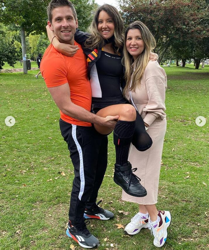 "
<b><a href="https://www.univision.com/famosos/no-he-llorado-ni-un-segundo-daniella-alvarez-canta-victoria-junto-a-2-de-los-hombres-mas-importantes-de-su-vida-video" target="_blank">Puedo celebrar mi vida</a></b> que, aunque le falte un pedacito, sigue llena de ganas de vivir, de seguir luchando por mis sueños", escribió. 
<br>