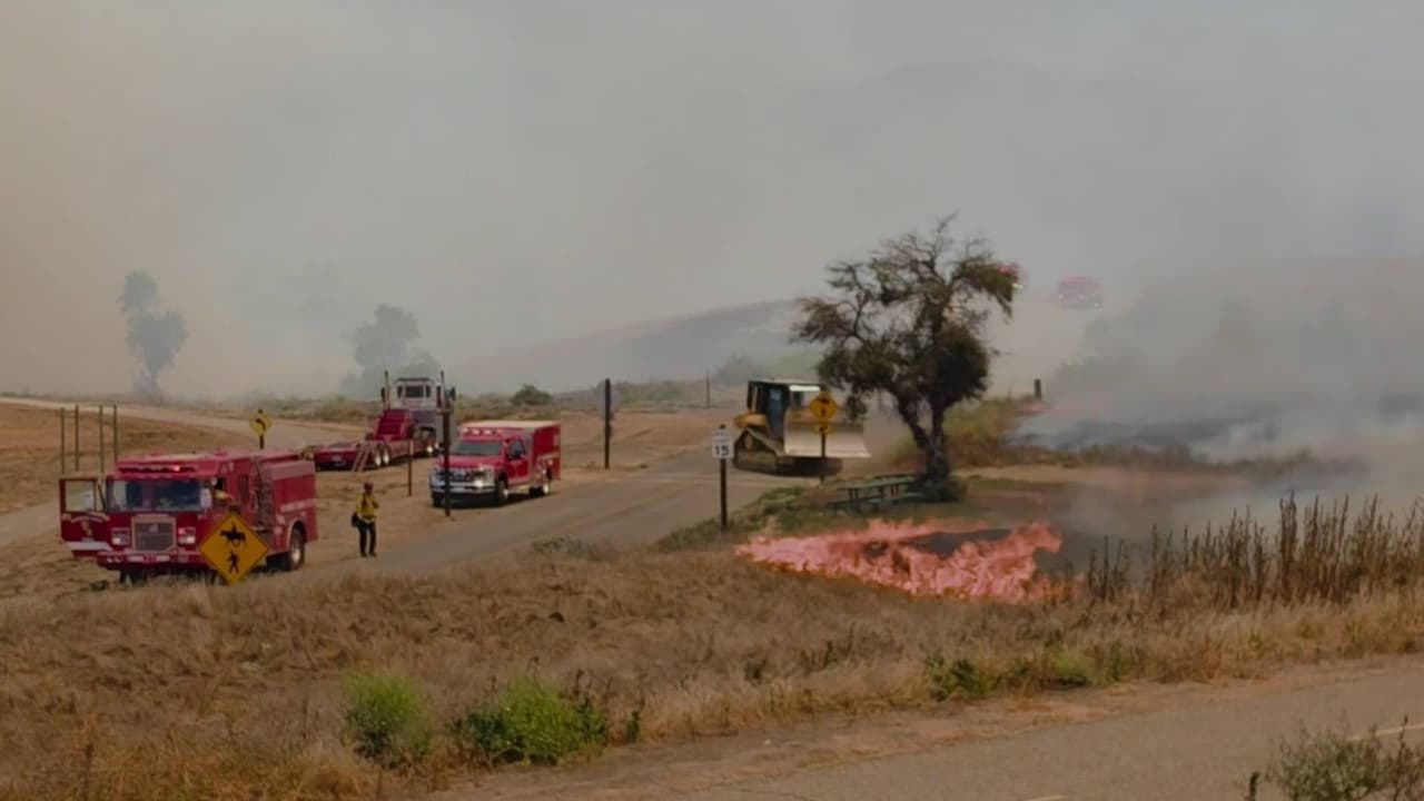Alerta por dos incendios que provocan evacuaciones en el condado de Riverside