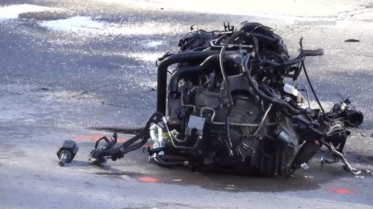 Los jóvenes fueron trasladados de emergencia a hospitales; sin embargo, 
<b>más tarde se confirmó que habían perdido la vida. </b>