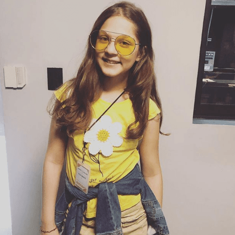 Antes de incursionar en la actuación, participó en comerciales y pasarelas.