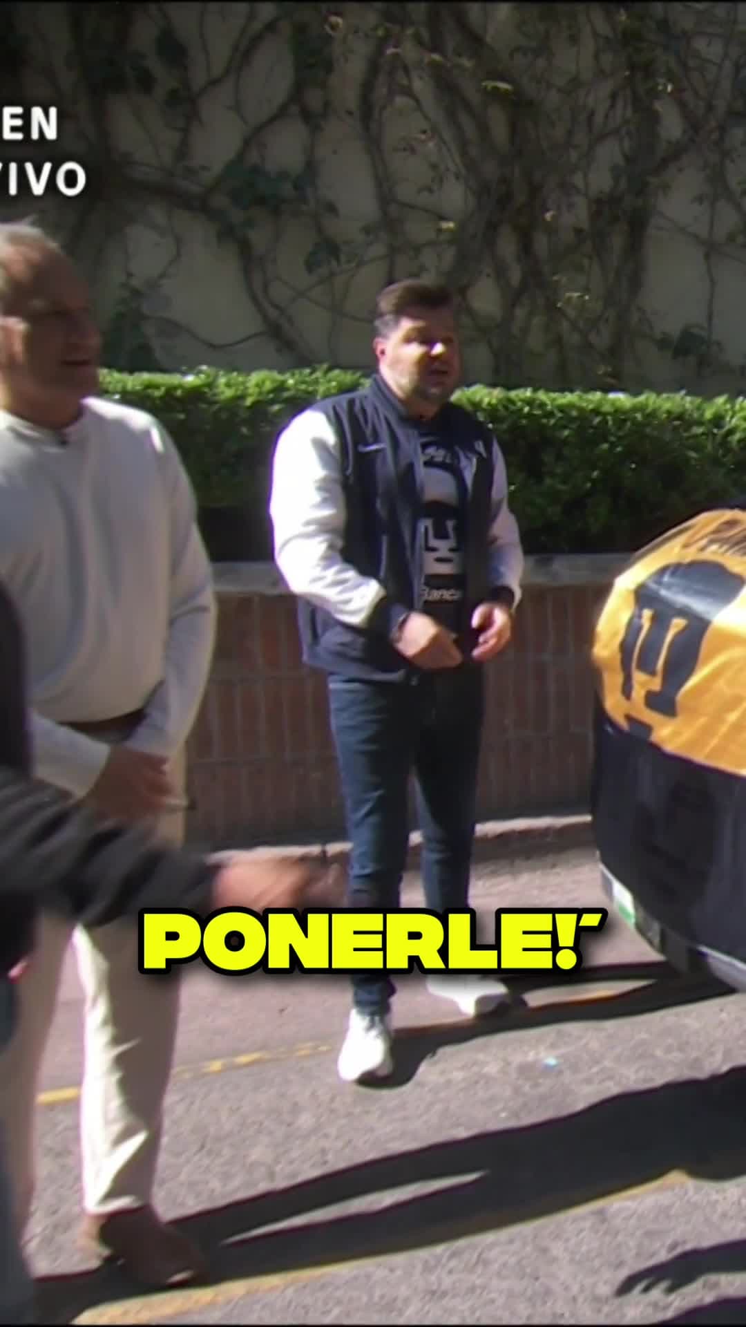 '¡A mucha honra!': Tame paga apuesta a Paul