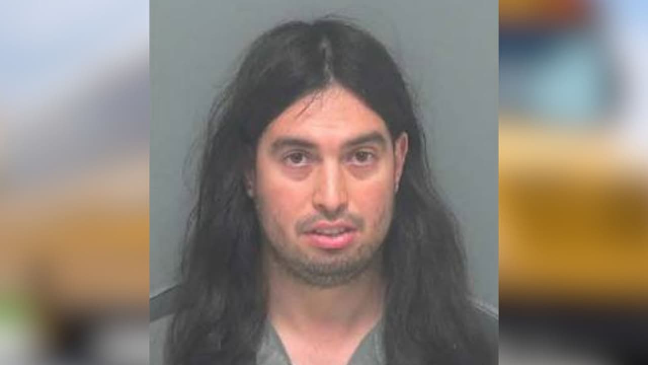 Acababa de bajar del autobús escolar: un hombre es acusado de intentar raptar a una niña en Texas