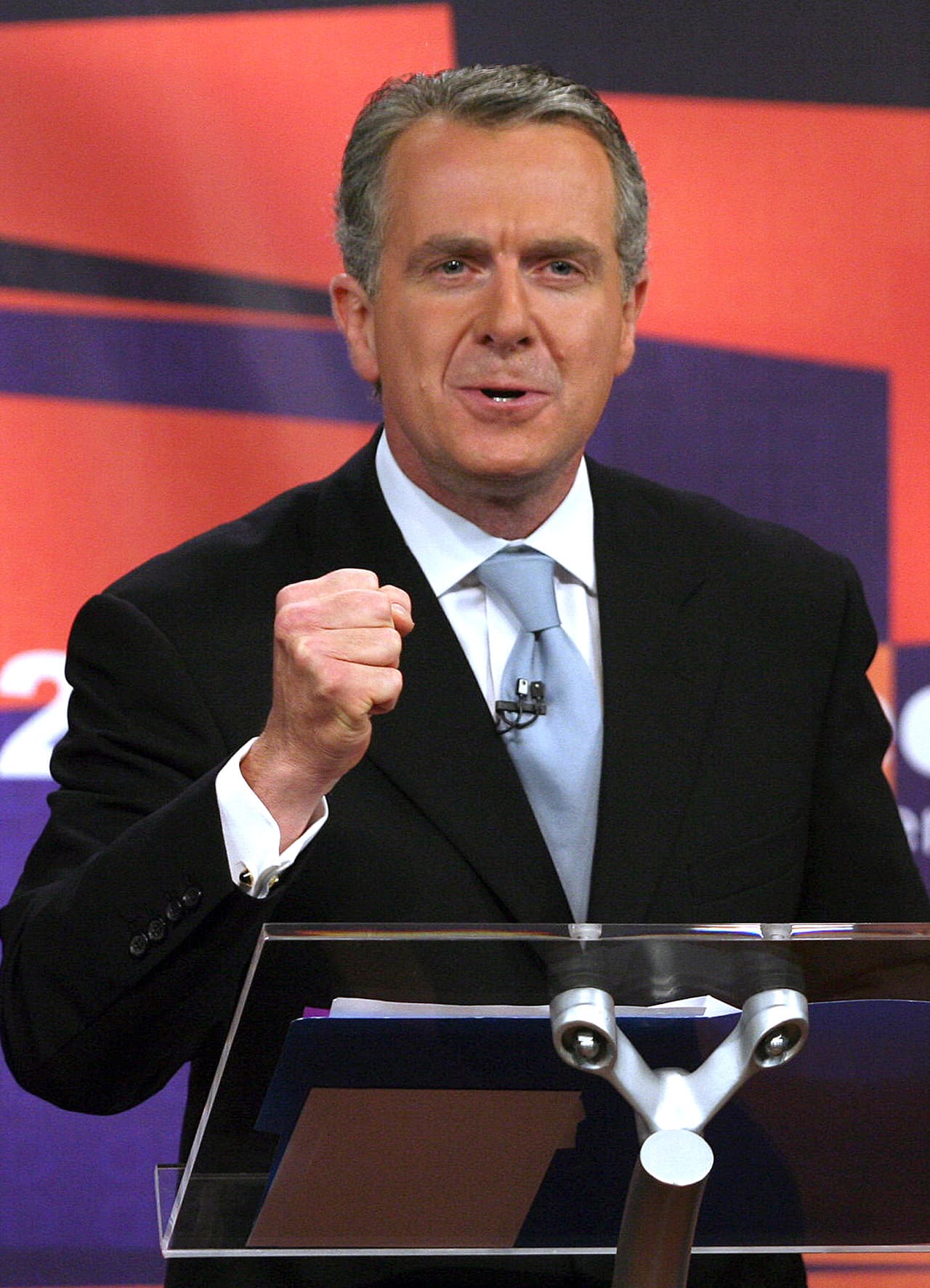 Después del nacimiento de Constanza, se rumoró que el padre de la hija de Edith era Santiago Creel, sin embargo, ni la actriz ni el político mexicano confirmaron tal información en ese momento.