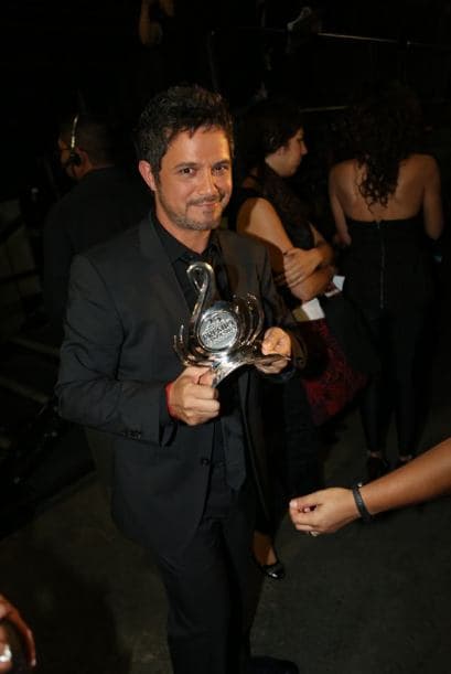 Alejandro Sanz tampoco podía pasar desapercibido, además de guapo es exitoso.