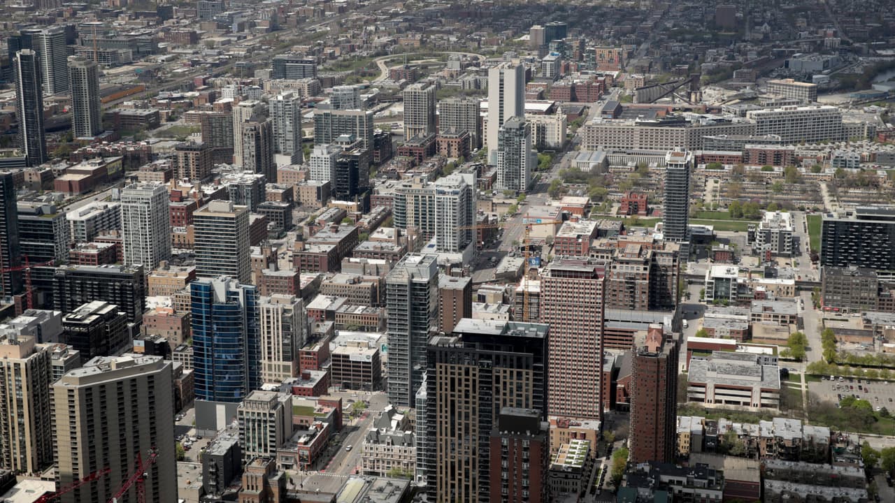 Temperaturas calientes y una pequeña posibilidad de lluvia este fin de semana.