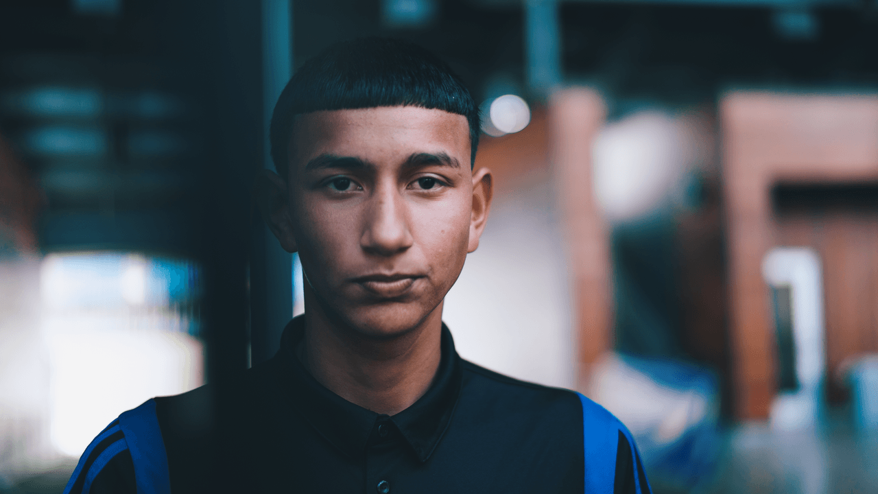 El zurdo de 6 pies y 2 pulgadas de altura además está clasificado como el portero número 1 del país en la clase de 2023 y es el primer portero adolescente que ha firmado un contrato profesional con el conjunto dirigido por Matías Almeyda.