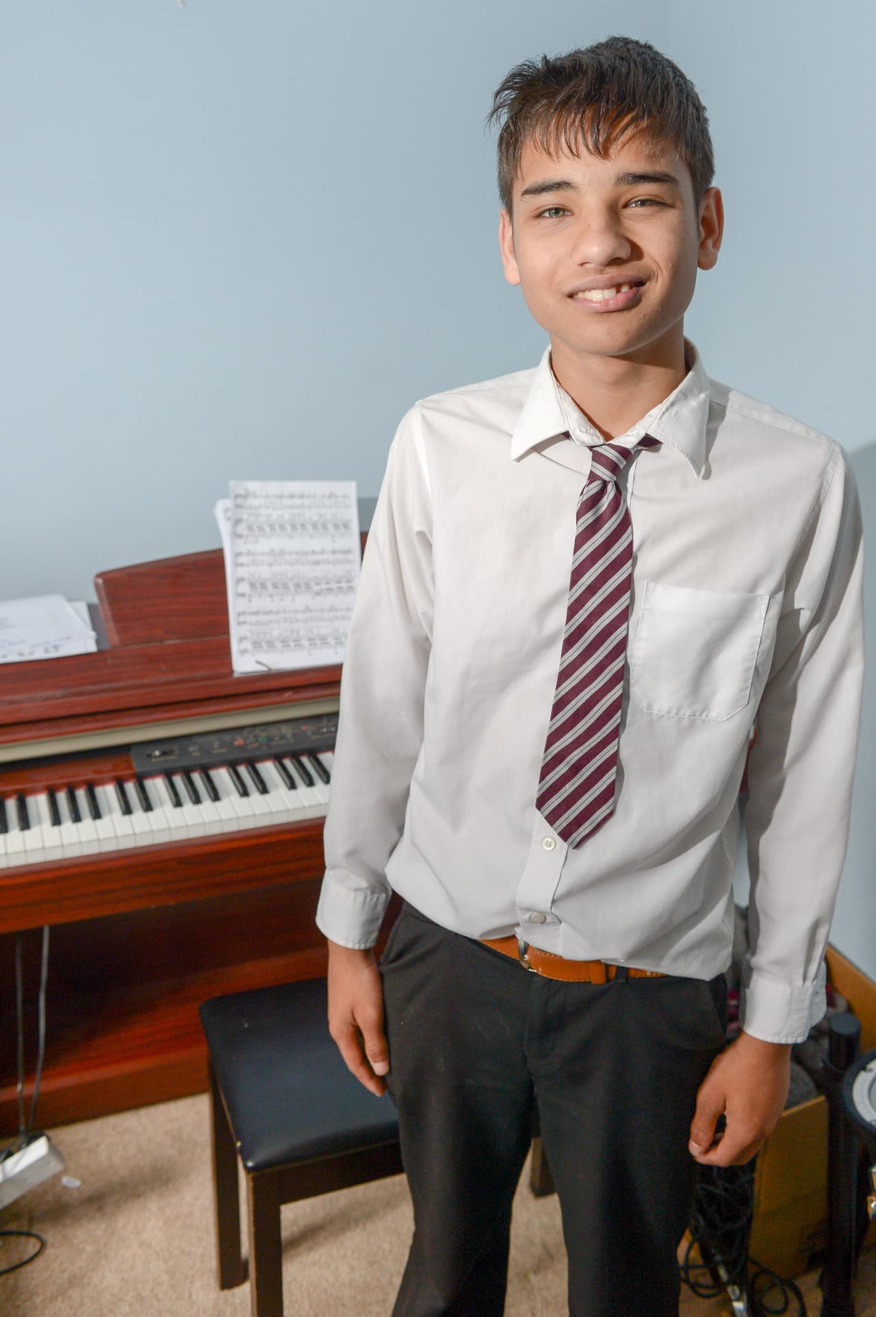 Desde los siete años adquirió la habilidad de replicar cualquier canción que él escuchaba.