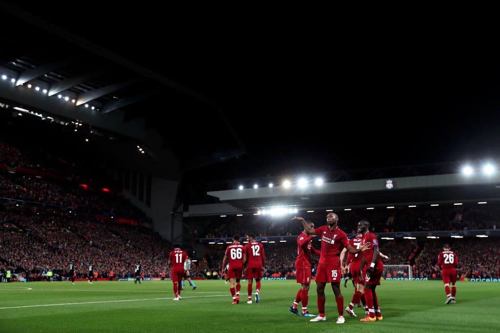 Liverpool armó la fiesta con su triunfo contra París Saint Germain, con lo que quedó de líder en el grupo C de la Champions League.