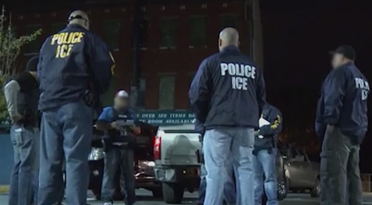 Alertan a migrantes en San Antonio por acuerdo policial de Balcones Heights con ICE Texas