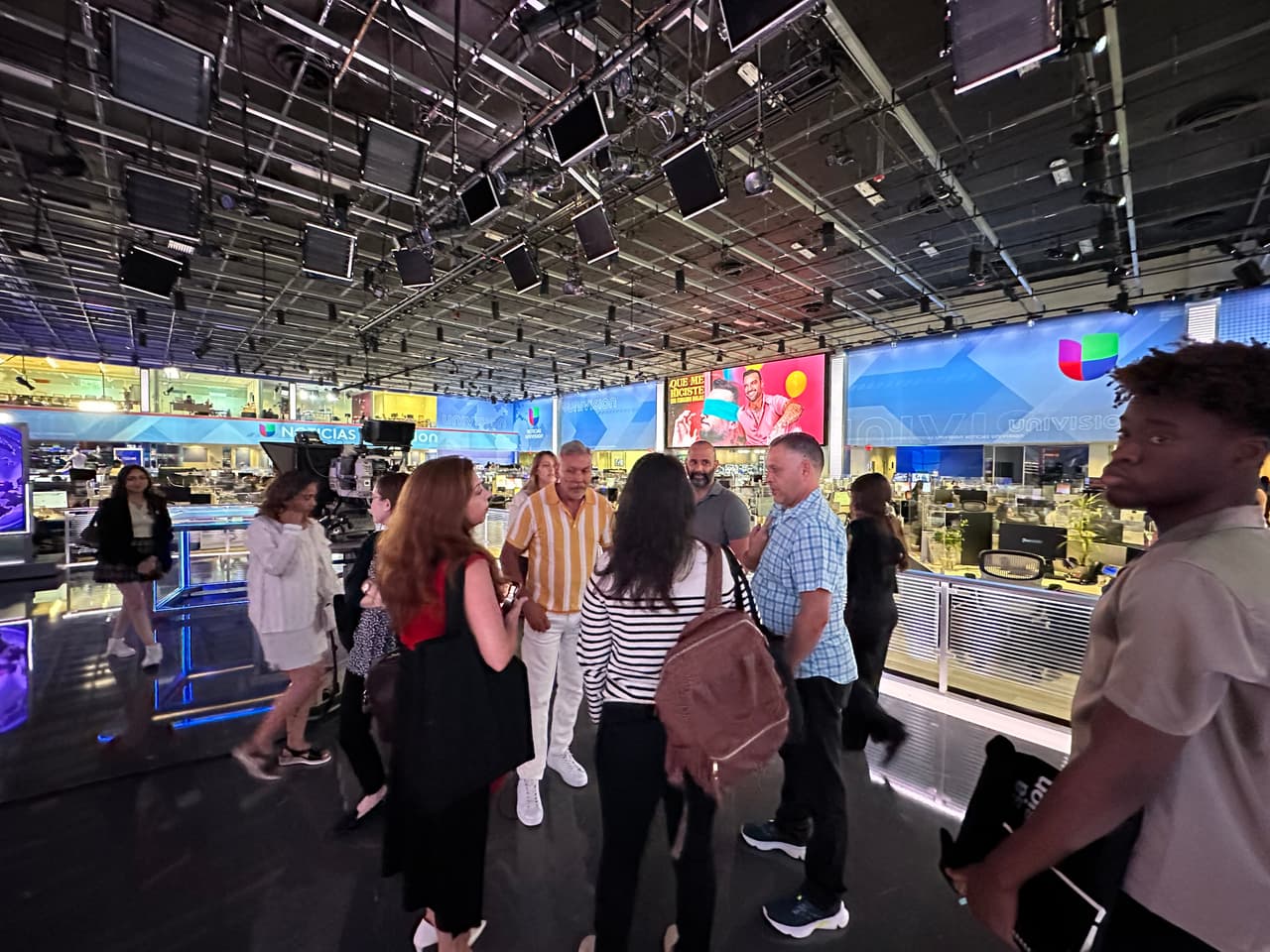 Participantes de PitchMIA en las instalaciones de TelevisaUnivision