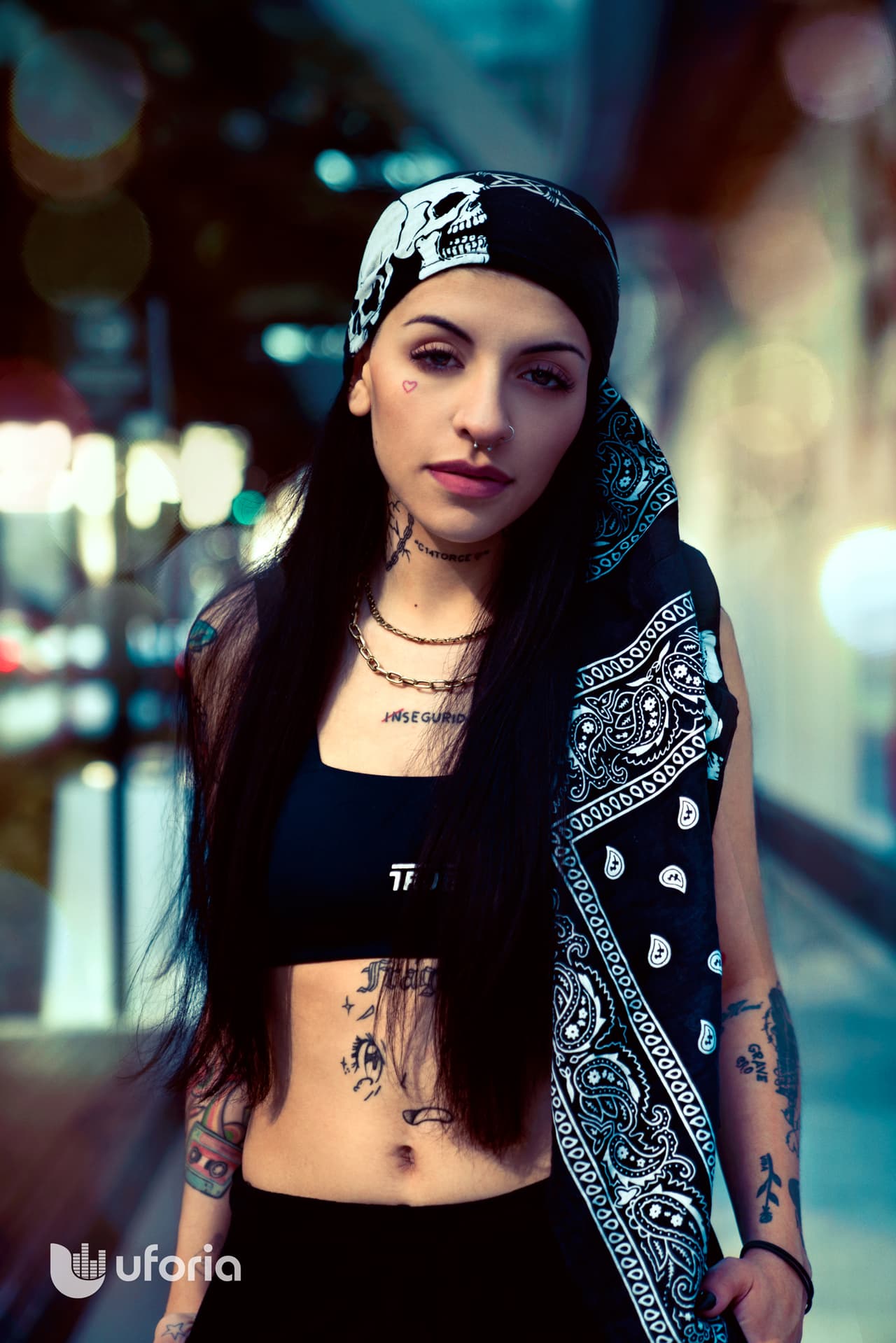 A través de su carrera ha demostrado ser
<b>una artista multifacética</b>, ya que ha incursionado en distintos géneros como la cumbia, el reggaetón y el Trap.