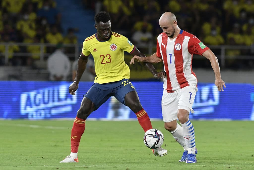 Colombia y Paraguay no se hacen daño en su empate 0-0 y Chile cae frente a Ecuador 0-1 con un hombre menos.