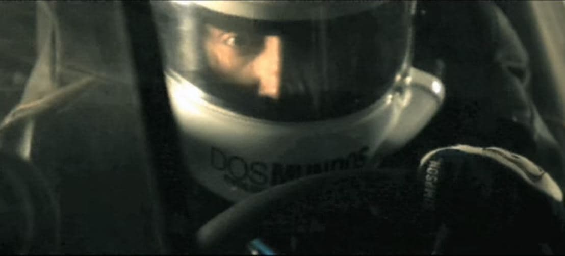 'El Potrillo' es fanático de la velocidad, es por eso que en su video
<b> 'Me haces tanto bien', </b>el cantante interpretó el papel de un piloto de carreras del serial Nascar México.