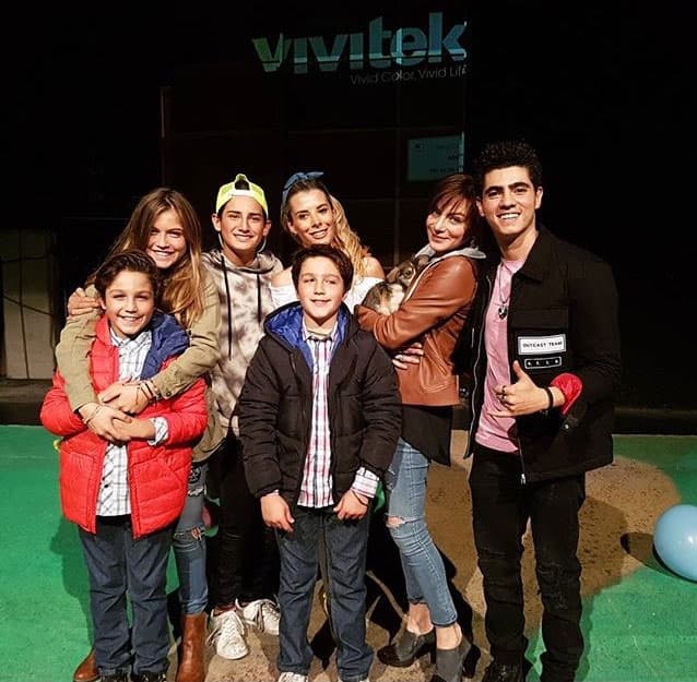 El elenco de este melodrama tuvo tan buena química que ahora se quieren como familia y se siguen frecuentando, sobre todo el elenco infantil y juvenil. Mira cómo lucen.