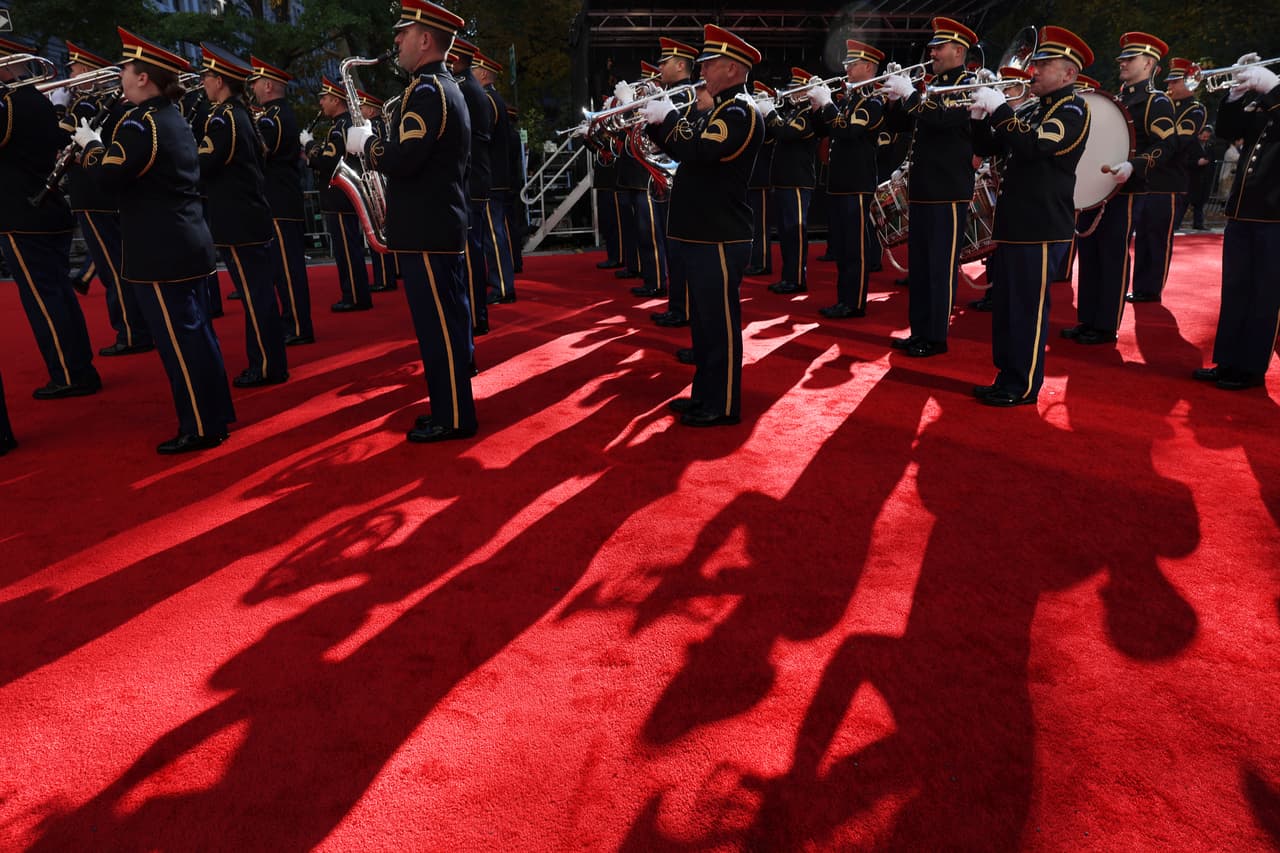 Miembros de una banda de guerra formaron parte del evento.