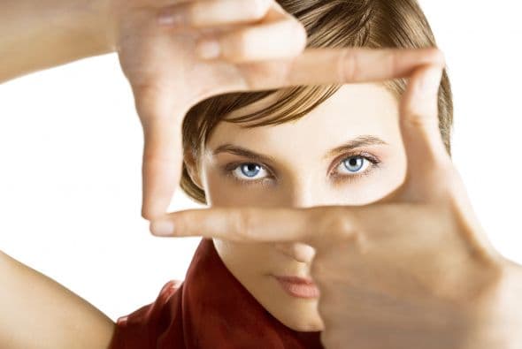 Descubre seis cosas que podrían estar dañando tus ojos y cómo protegerlos.