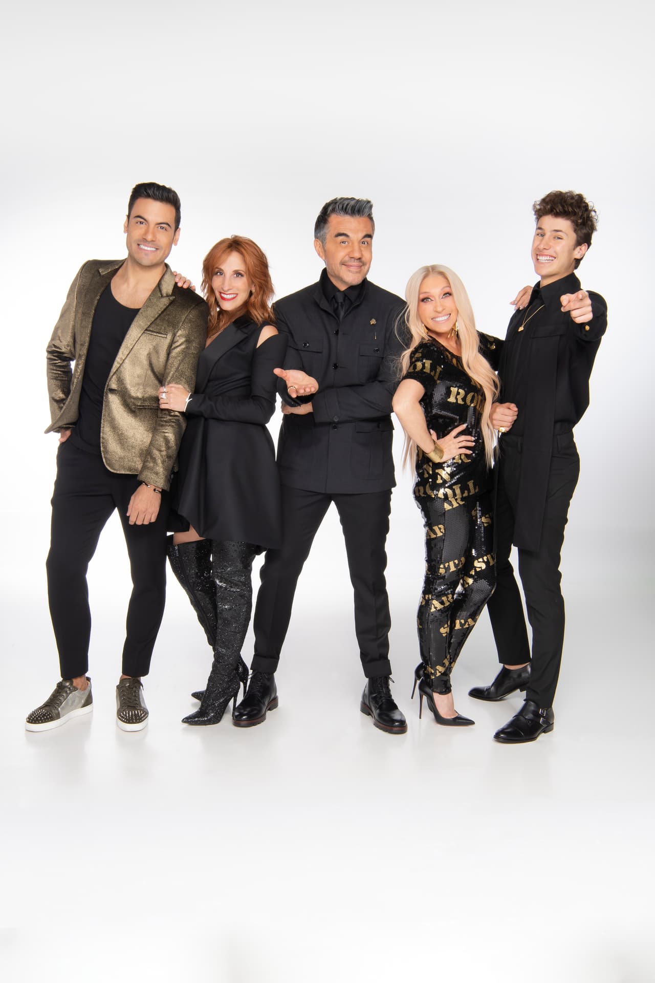 La sorpresas, música y diversión están listas. Su conductor Adrián Uribe y el panel de 'investigadores' no pueden esperar más para descubrir la identidad de los 18 nuevos personajes.