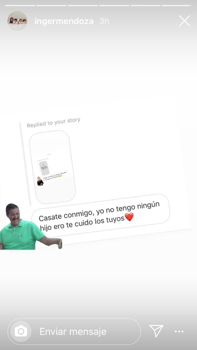 "Cásate conmigo, yo no tengo ningún hijo, pero 
<b><a href="https://www.univision.com/famosos/el-tierno-regalo-de-los-ocurrentes-hijos-de-nacho-por-su-cumpleanos-video" target="_blank">te cuido los tuyos</a></b>", decía uno de los mensajes que recibió.