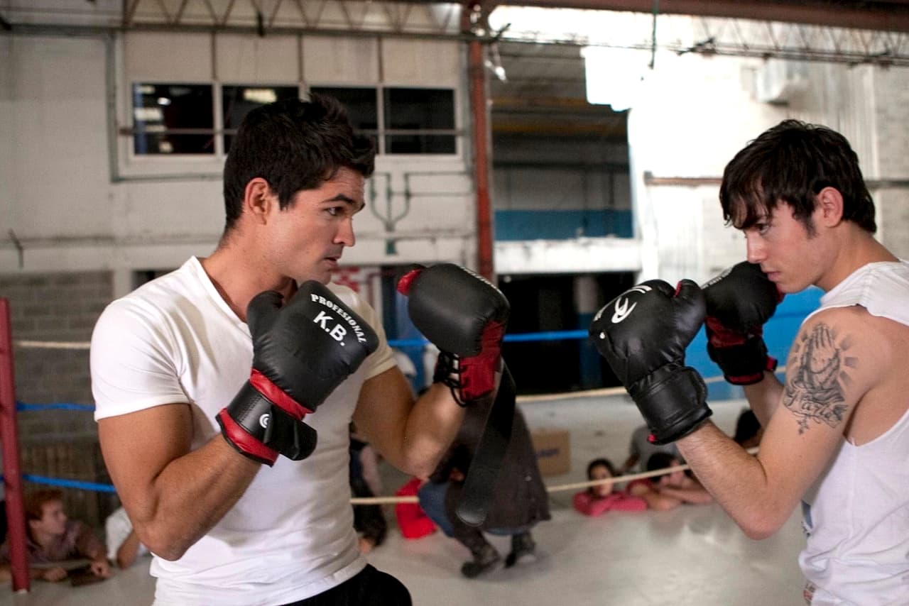 También ha tenido sus papeles como todo un luchador. Le va muy bien, ¿no?