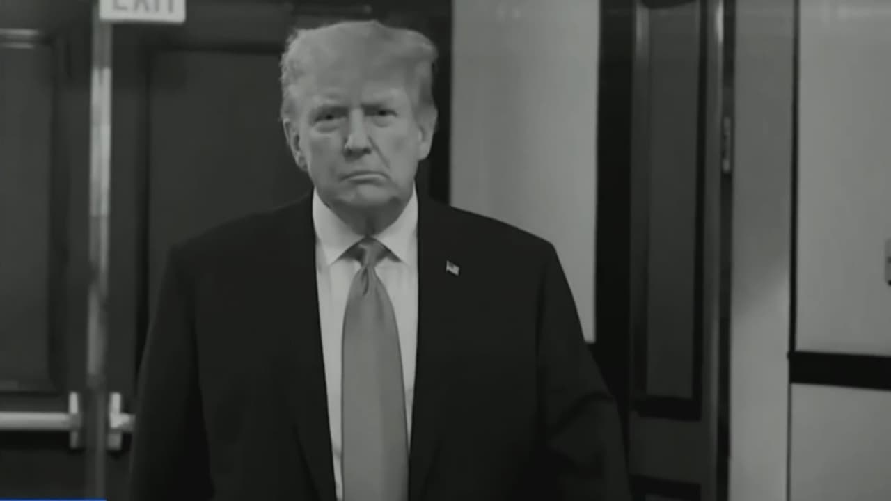 Trump desata polémica tras presuntamente usar fondos públicos para producir propaganda; abogado explica el problema